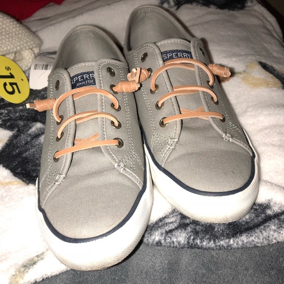 Grayish color - Picture 3 of 3